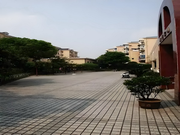 记者：阿代米赛后在更衣室和大家说了很抱歉，他很难过